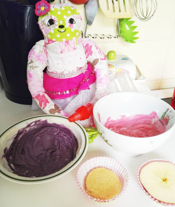 frosting-cupcakes-lovelysloth
